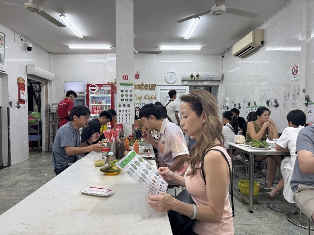 Pho Hoa Pasteur is frequently viral in international travel vlogs